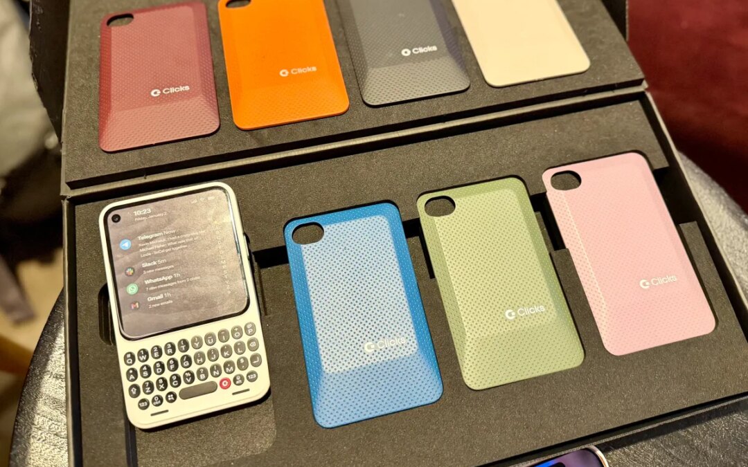 First Impressions of Clicks’ Communicator: A New Smartphone Inspired by BlackBerry